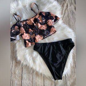 Shein bikini top size m bottoms size L 
Floral Bikini Set with Ruffle Top